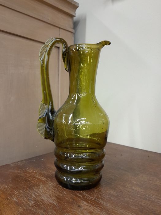 Кувшины стеклянные