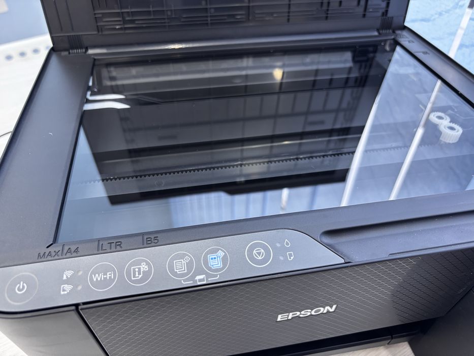 Цветной принтер EPSON