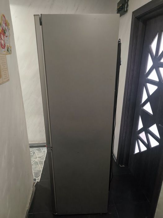 Хладилник с фризер