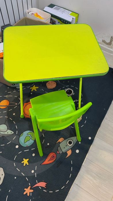Детский складной столик со стулом