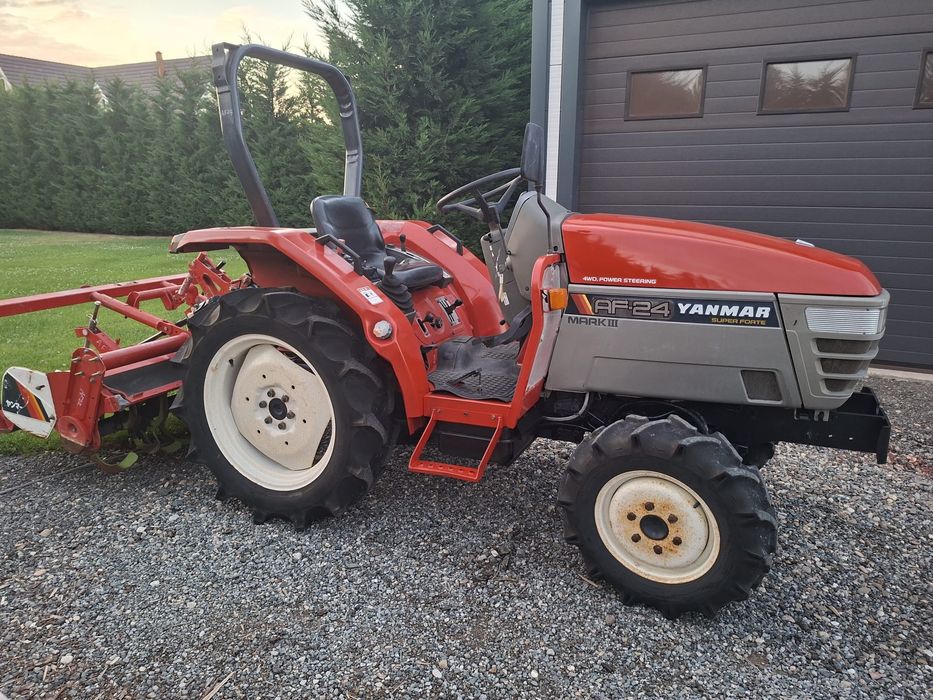 Tactor japonez kubota yanmar AF 24cp model mai nou  4x4