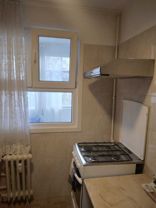 Proprietar - inchiriez apartament cu 2 camere zona Titan