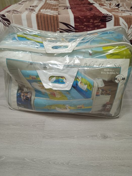 Продам комплект для манежа.