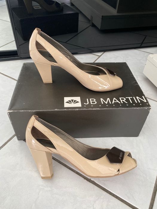 JB Martin Pantofi decupați beige / piele lacuita / 36 / NOI