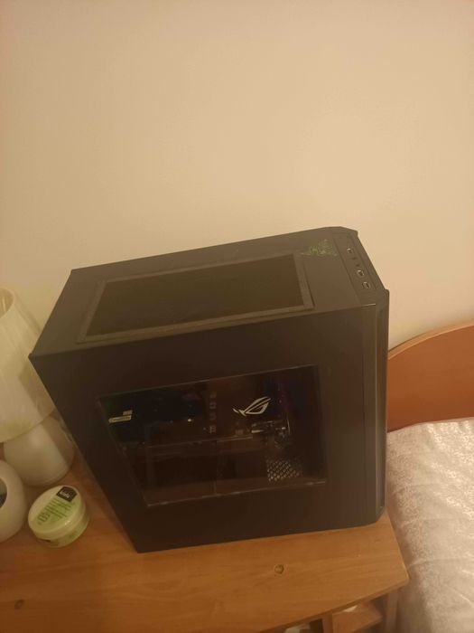 Продавам компютър