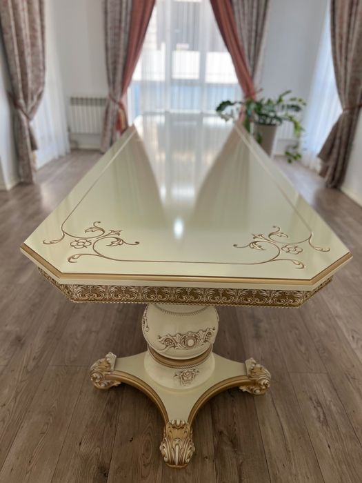 Гостевой большой стол