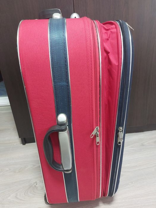 Troler foarte mare,valiza,bagaj de cala avion