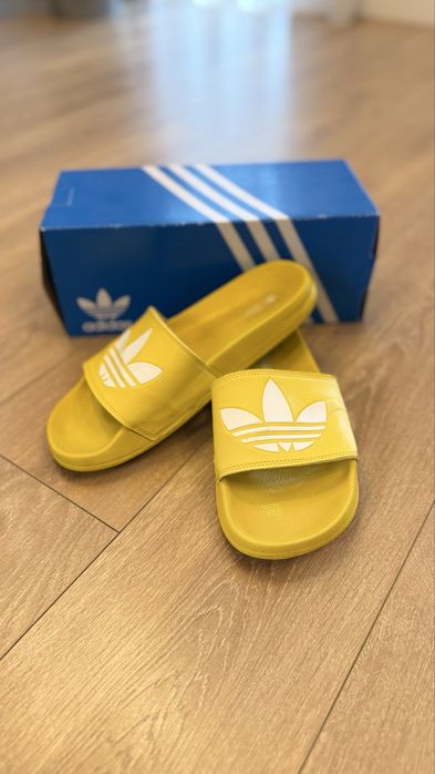 Adidas Adilette Sliders / Șlapi mărimea 46 galben stare foarte bună