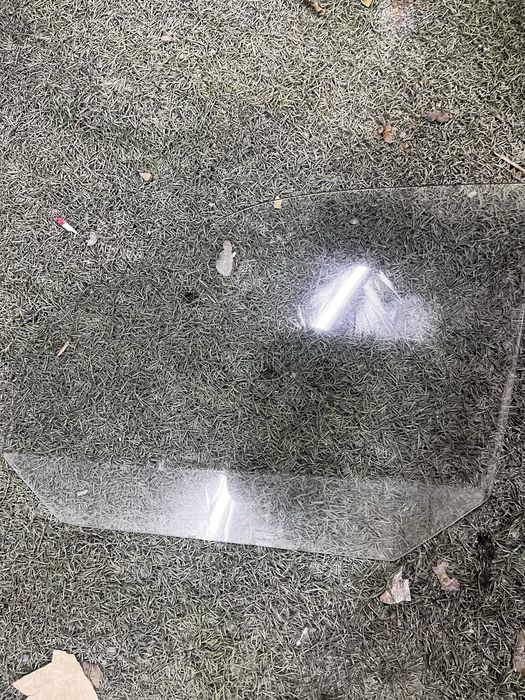 Водительское стекло приора оригинал