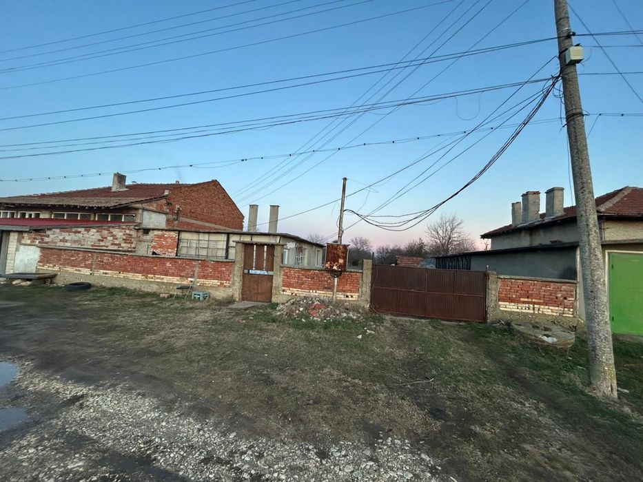 Продава се Къща в Разград, Център - 1000 кв.м за 36 €/кв.м - Снимка #1