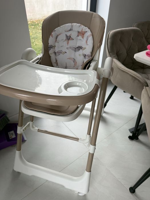Scaun de masa bebe diversificare