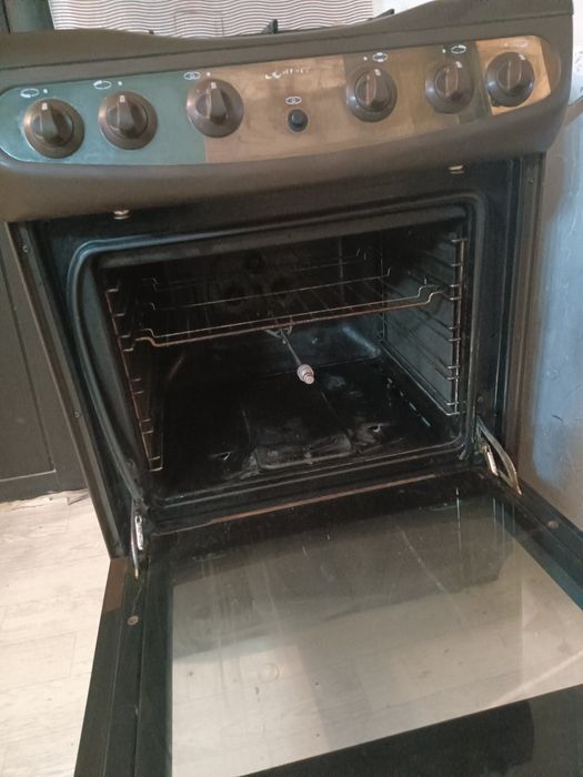 Продам газ плиту Кайзер