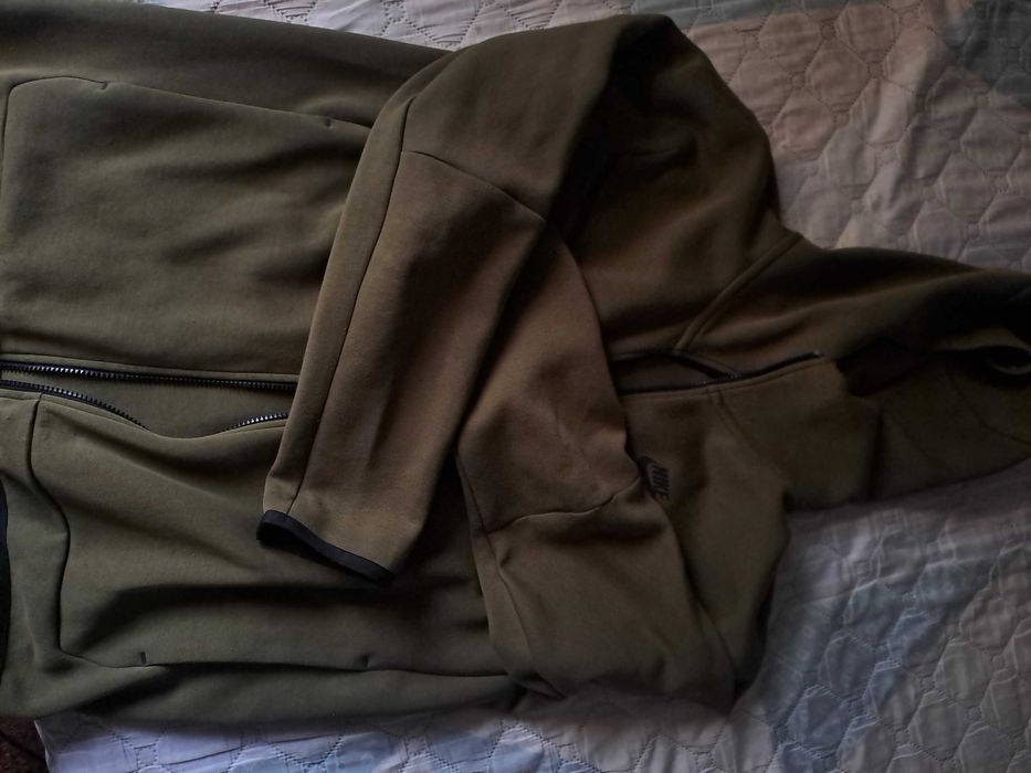 Супер цена! Nike Tech Fleece тъмно зелено, размер L