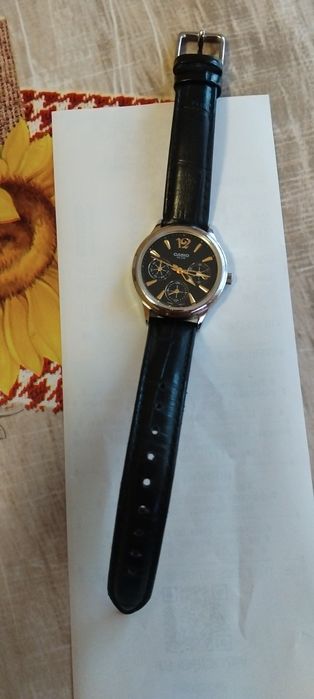 Продавам оригинален часовник Casio
