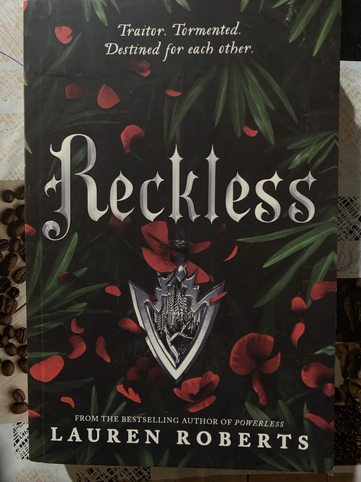 книга «Reckless» Лаурен Робертс