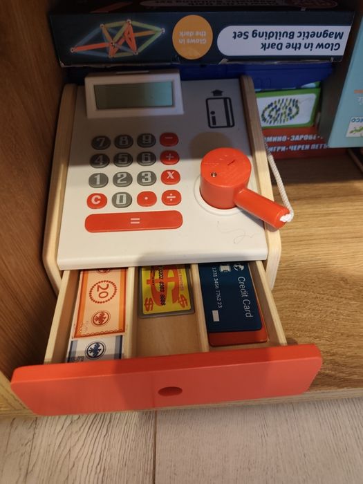 Дървена детска  каса