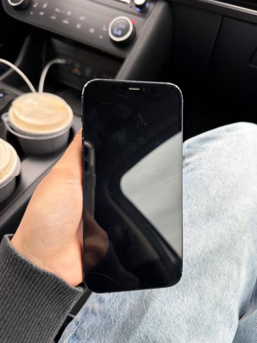 Продам Iphone 12 срочно !!!