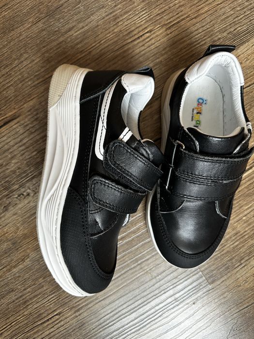 Кроссовки 28р, кожа