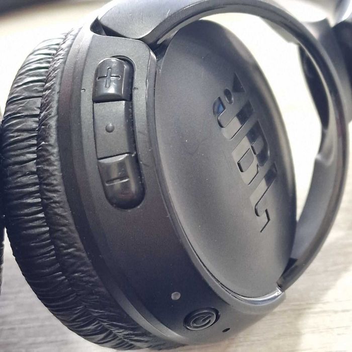 Безжични слушалки JBL Tune 5