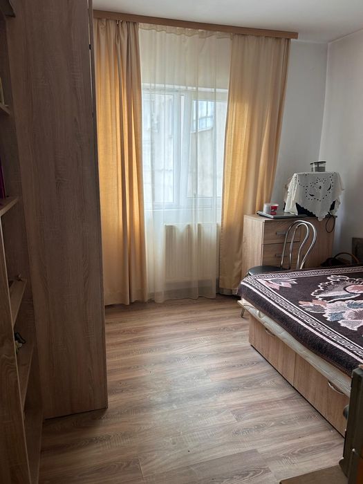 Inchiriez apartament 3 camere Marasesti