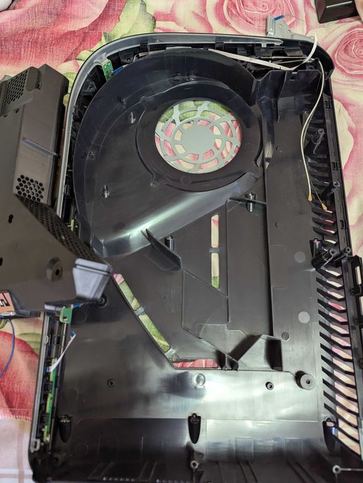 PlayStation 4, PlayStation 5 Pro - Чистка от пыли и замена термопасты!