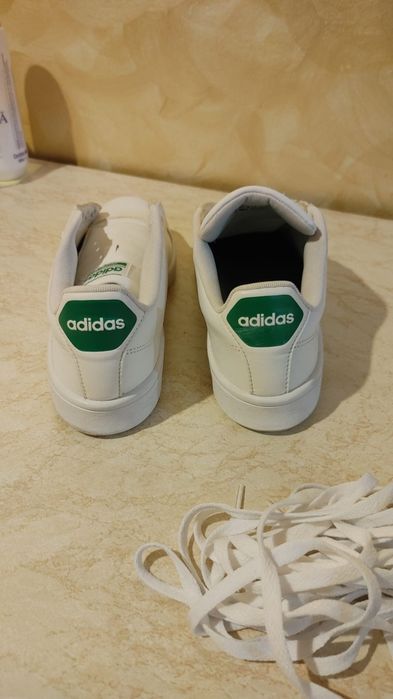 Vand adidasi adidas,stare foarte buna marime 43