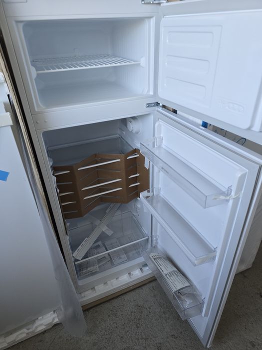 Нов хладилник за вграждане с фризер Smeg D8140E  см. 54 ч. 145