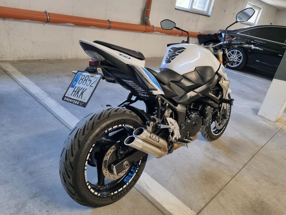 Motocicleta Suzuki GSR 750 ABS ( R1 R6 cbr rr 600 zx6r )