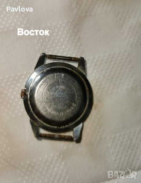 стар часовник ВОСТОК с датник