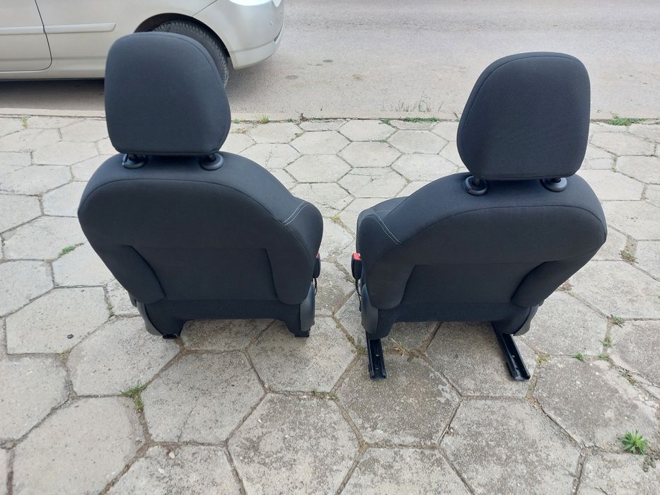 Седалки за Пежо 208