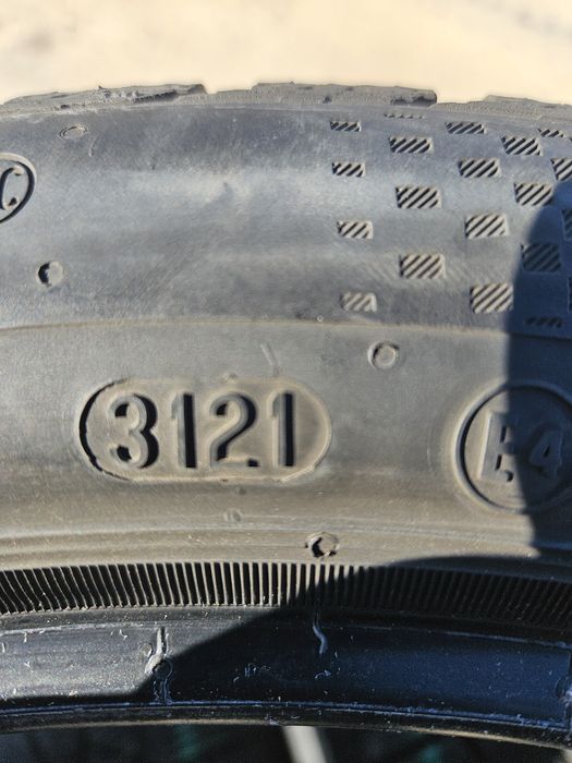 Vând anvelope iarna 225/45/18 225/45r18 255/40r18 CONTINENTAL