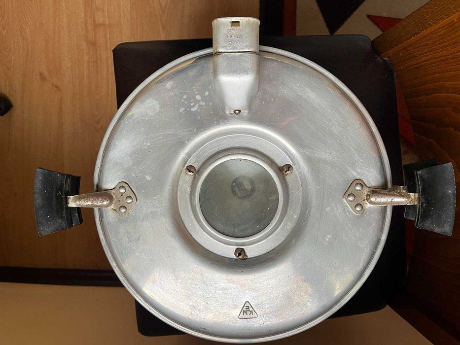 Продавам електрическа тенджера