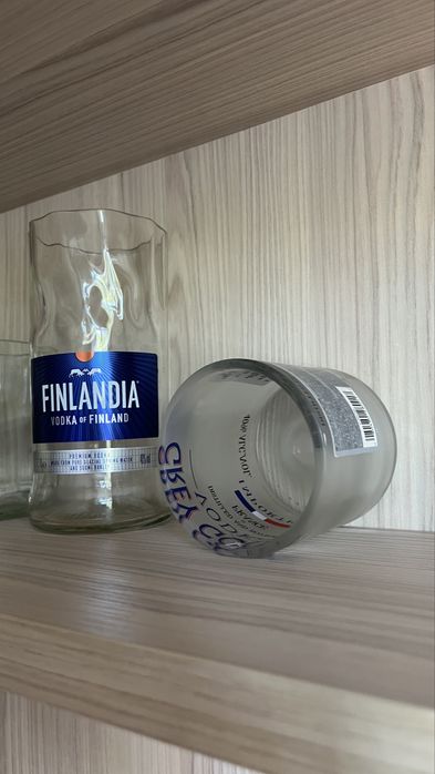 Стуканы из бутылок.
