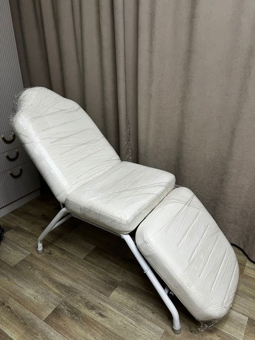 Кушетка косметологическая