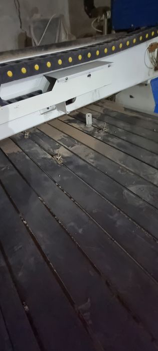 Rover stanok sotiladi ishlatilmagan ish stoli 3 metrga 1.30sm