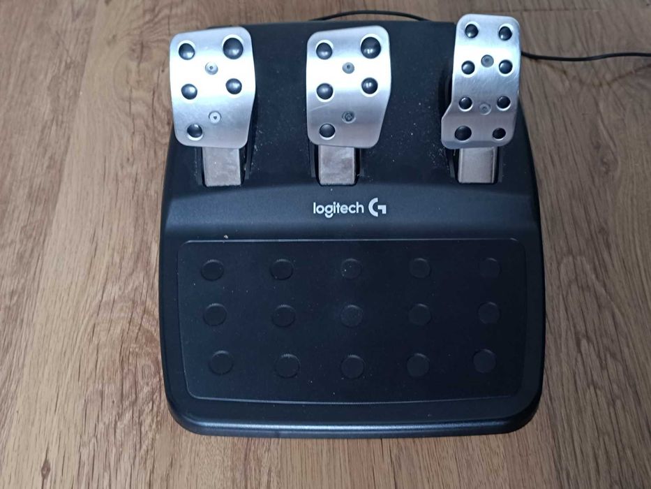 Волан с педали и шифтър Logitech G29 Driving Force