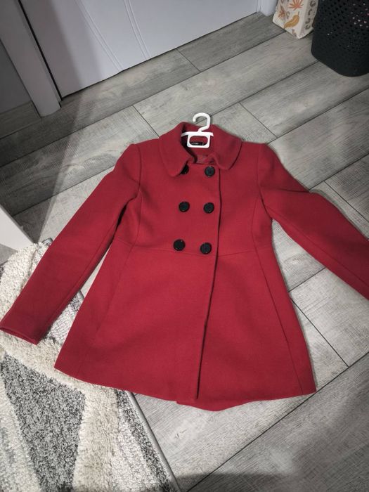 Дамско палто в червено с-м размер