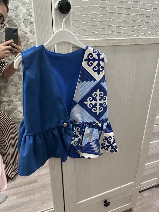 Продам жилетку с казахским орнаментом