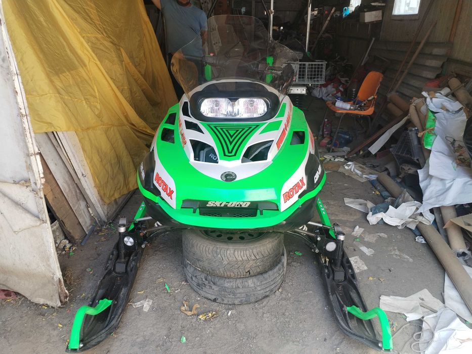 Snowmobil, Ski-doo,  Bombardier