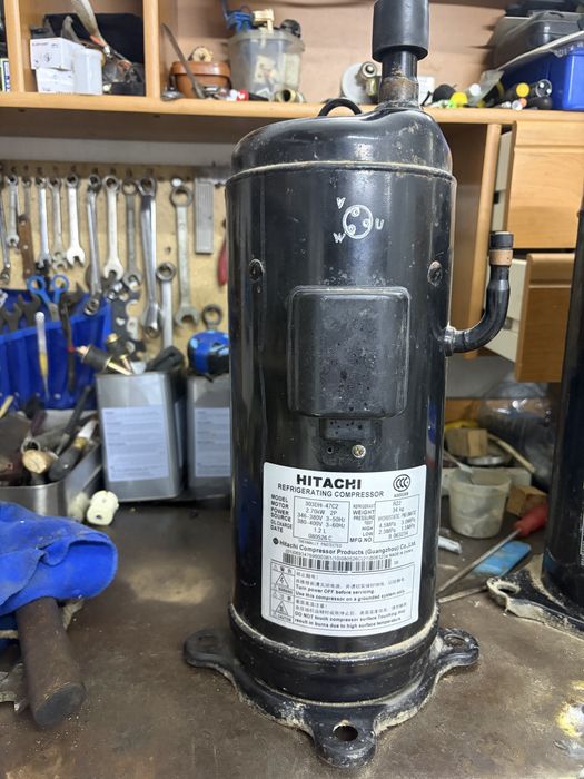 Комрессор HITACHI новый