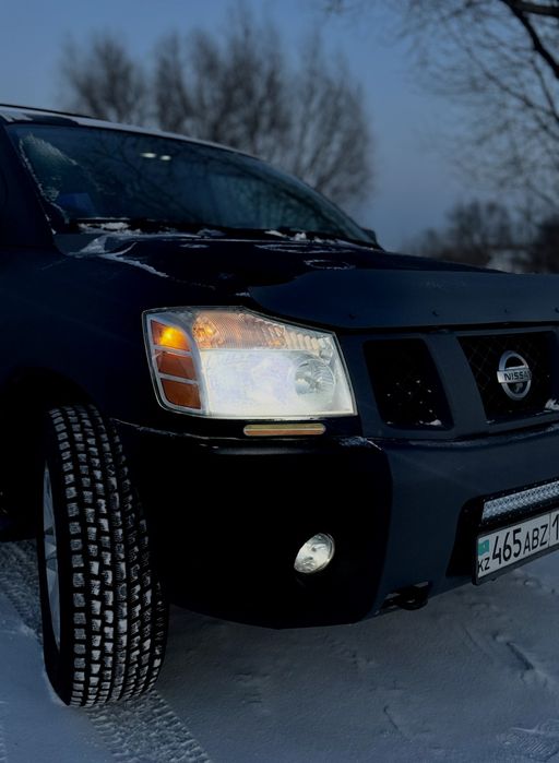 Nissan Armada V8