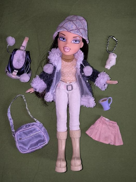 Кукла Bratz Dana Wintertime Wonderland