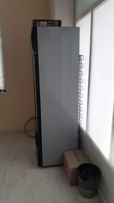 Холодильник витрина Yasin