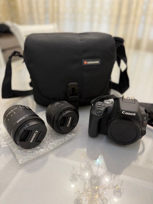 Canon eos kiss X9 camera