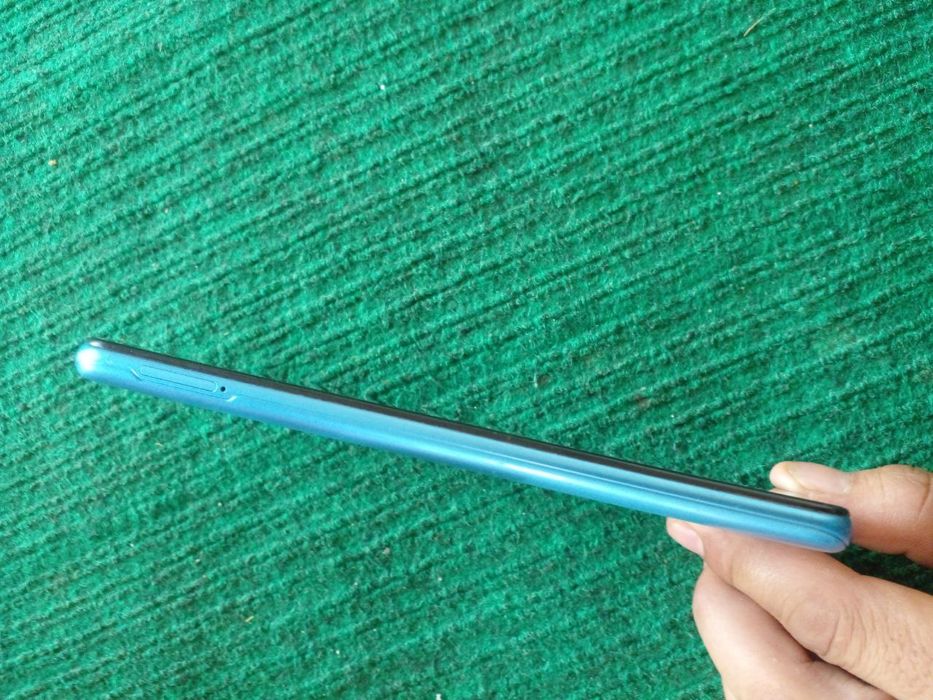 Tecno Spark 7  ideal holda