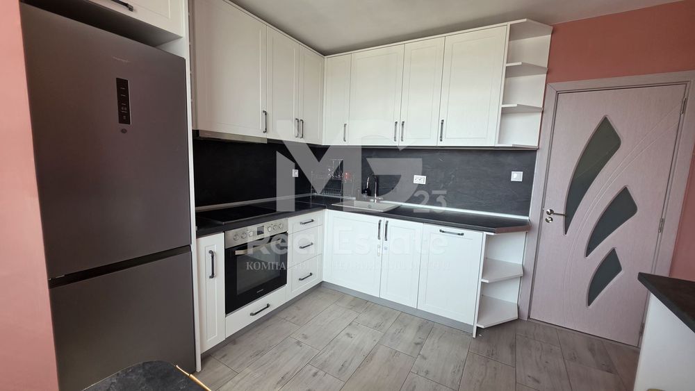 Дава се под наем Тристаен апартамент в Пловдив, Гагарин - 100 кв.м за 548.25 € - Снимка #10