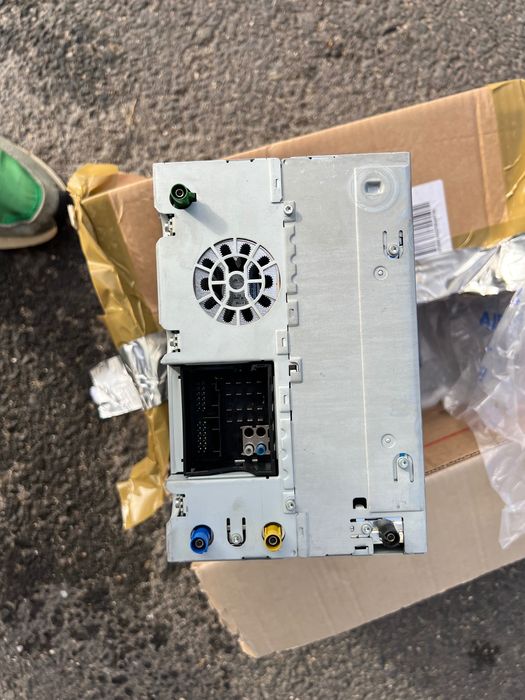 Навигации за Мерцедес w477/w211/w209 u климтронил за 211