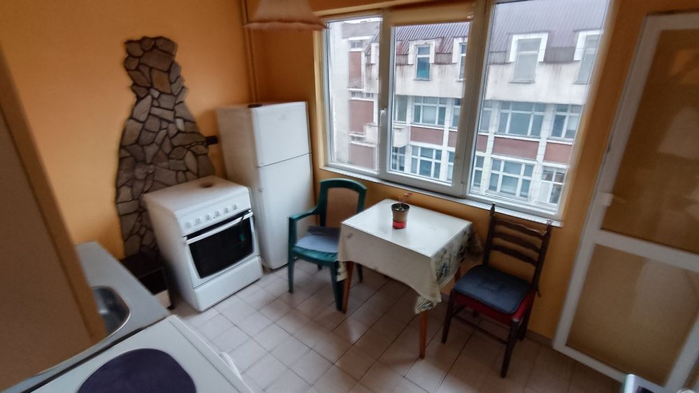 Дава се под наем Едностаен апартамент в Радомир - 46 кв.м за 48875.85 € - Снимка #2