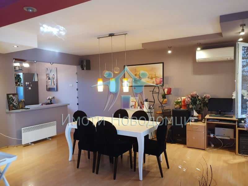 Продава се Етаж от къща в Шумен, Пазара - 120 кв.м за 1530 €/кв.м - Снимка #1