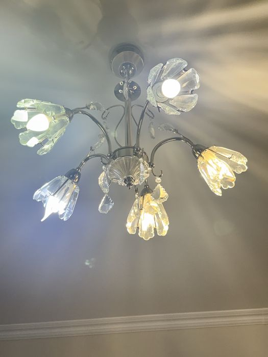 Продам люстру с дома